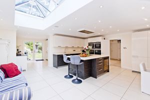 Kitchen-Diner pic2- click for photo gallery